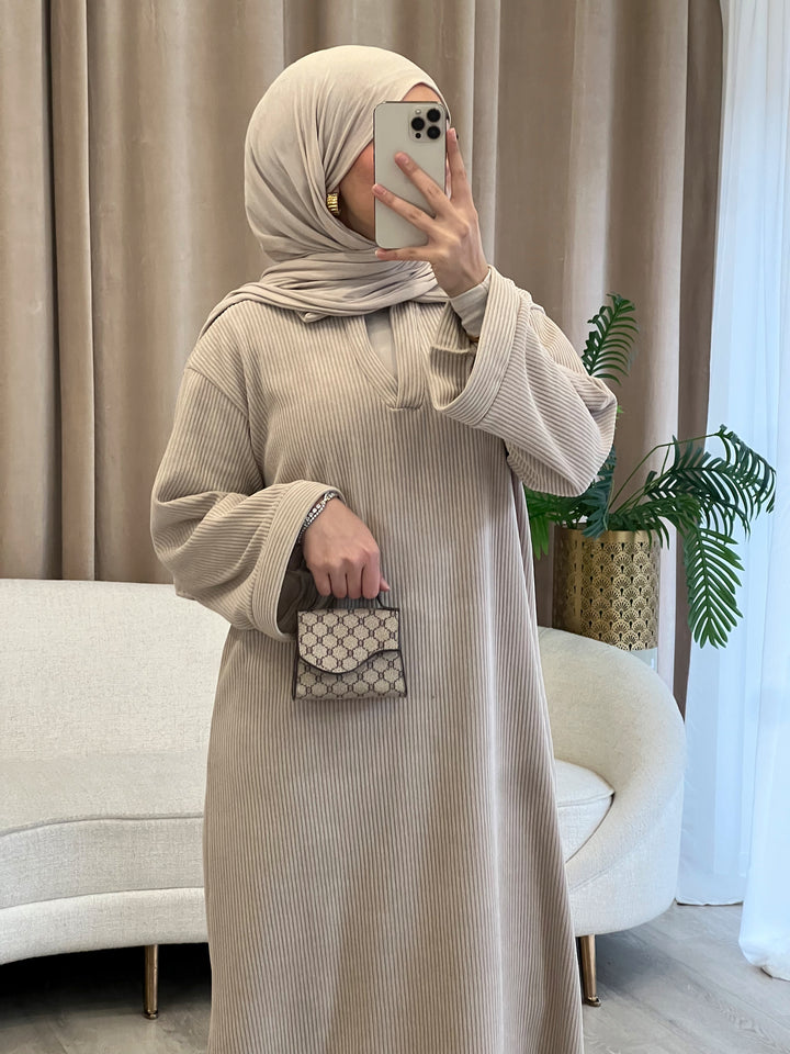 Nayla Cord Kleid in Beige