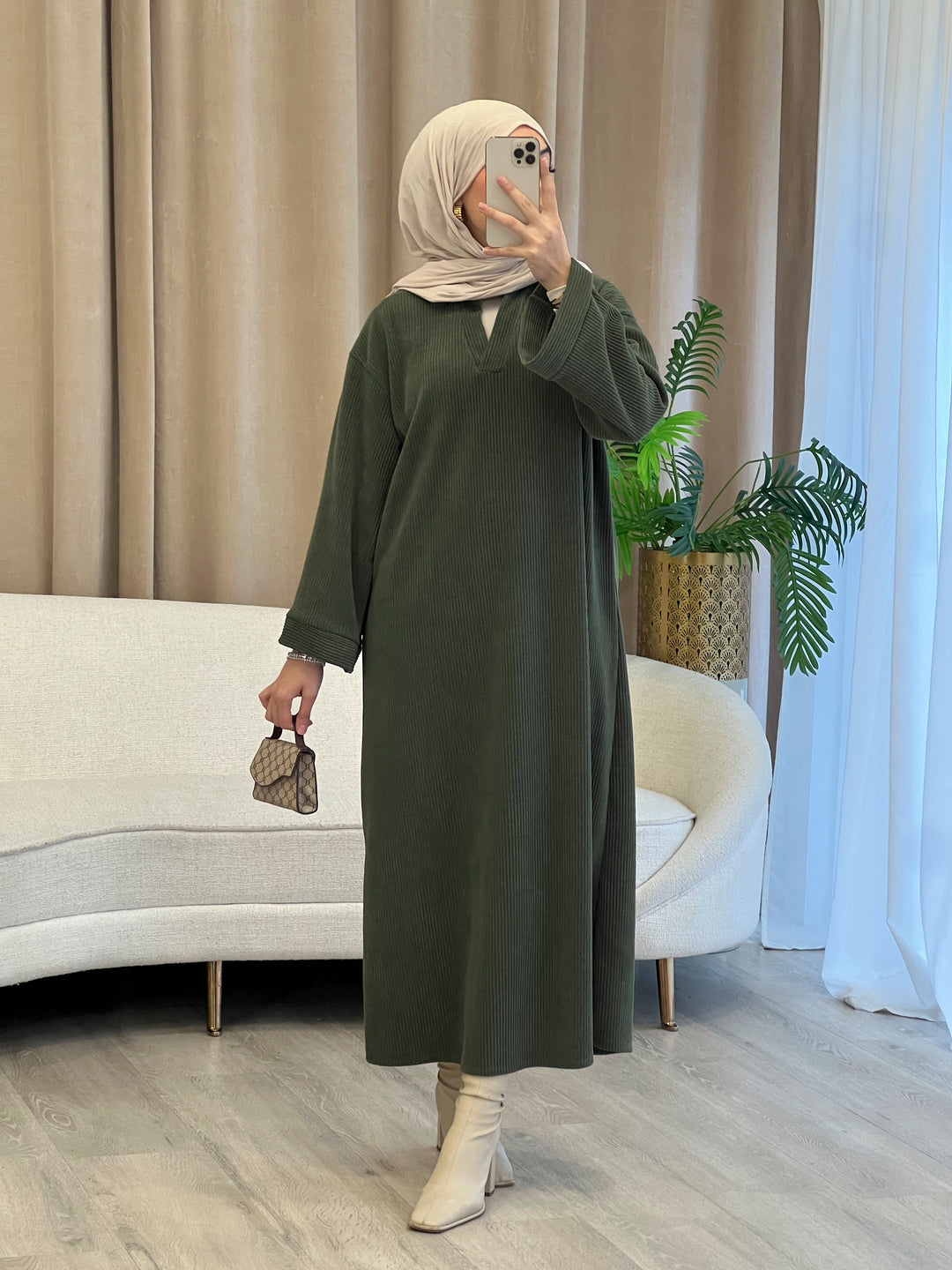 Nayla Cord Kleid in Olive