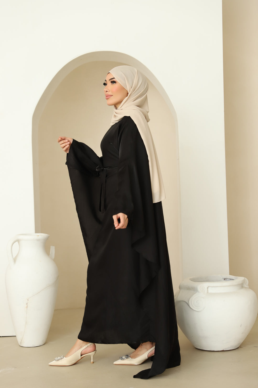 Miray Abaya mit Cape in Schwarz