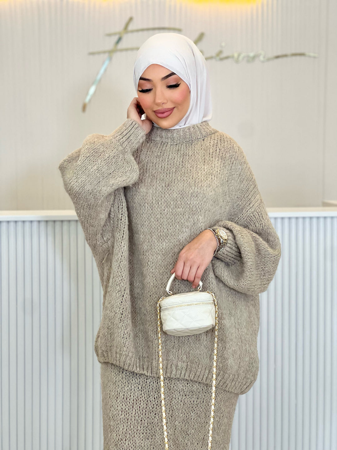 Aaliyah Strickset in Taupe