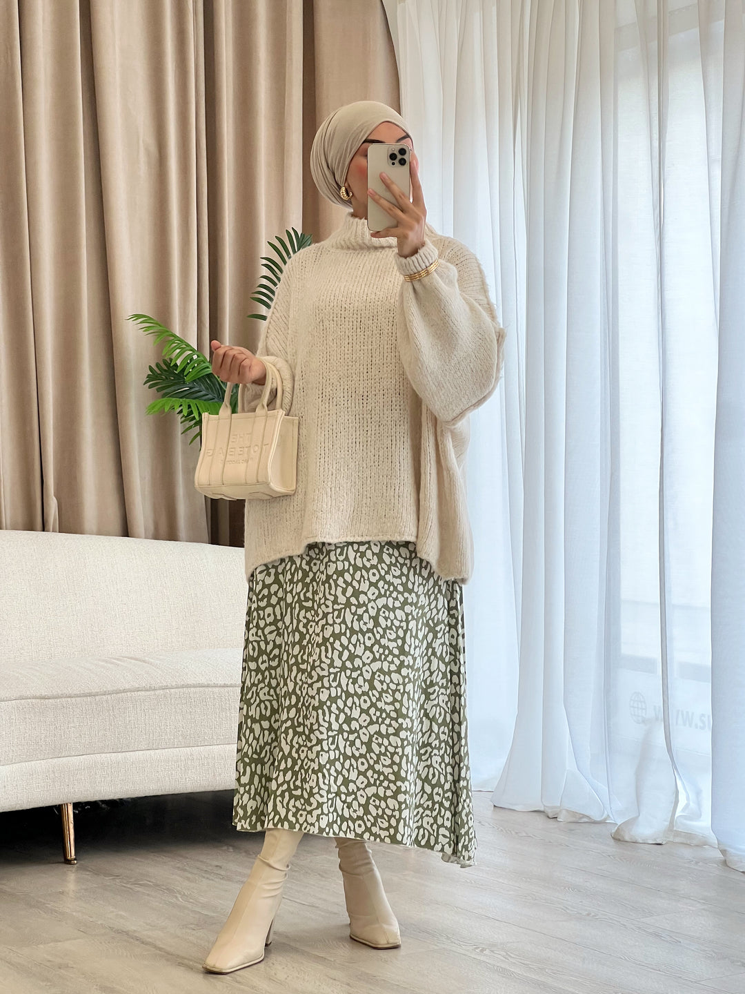 Vivi Oversized Pullover in Creme