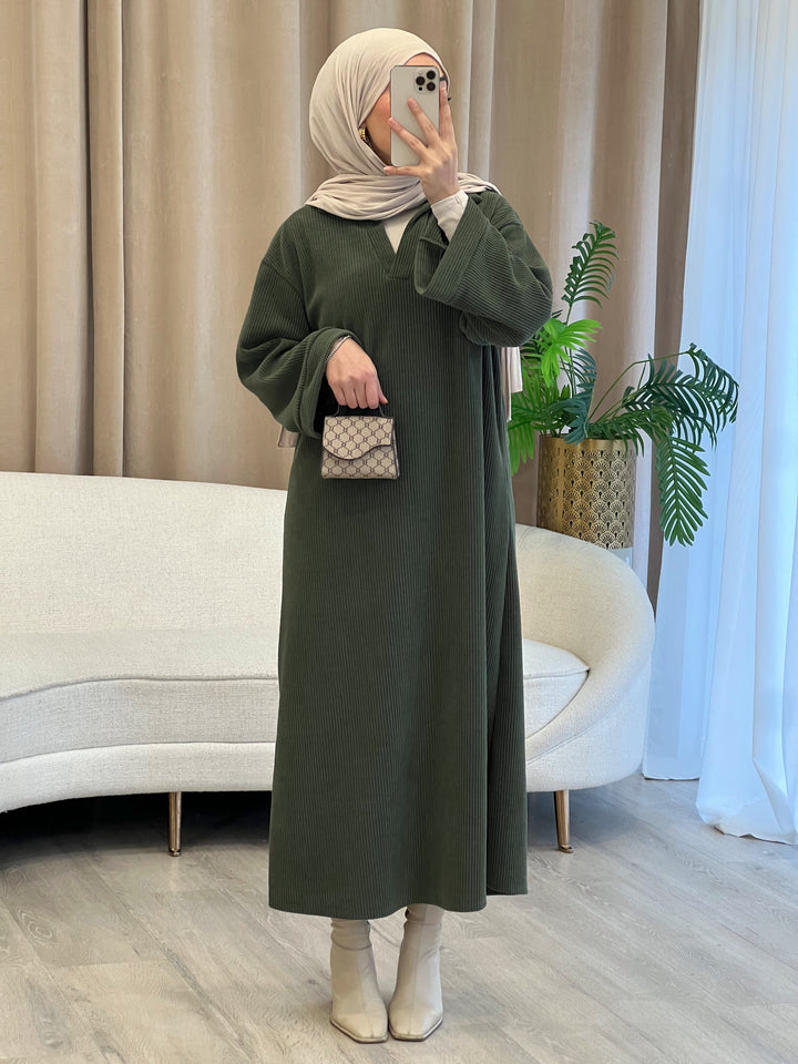 Nayla Cord Kleid in Olive