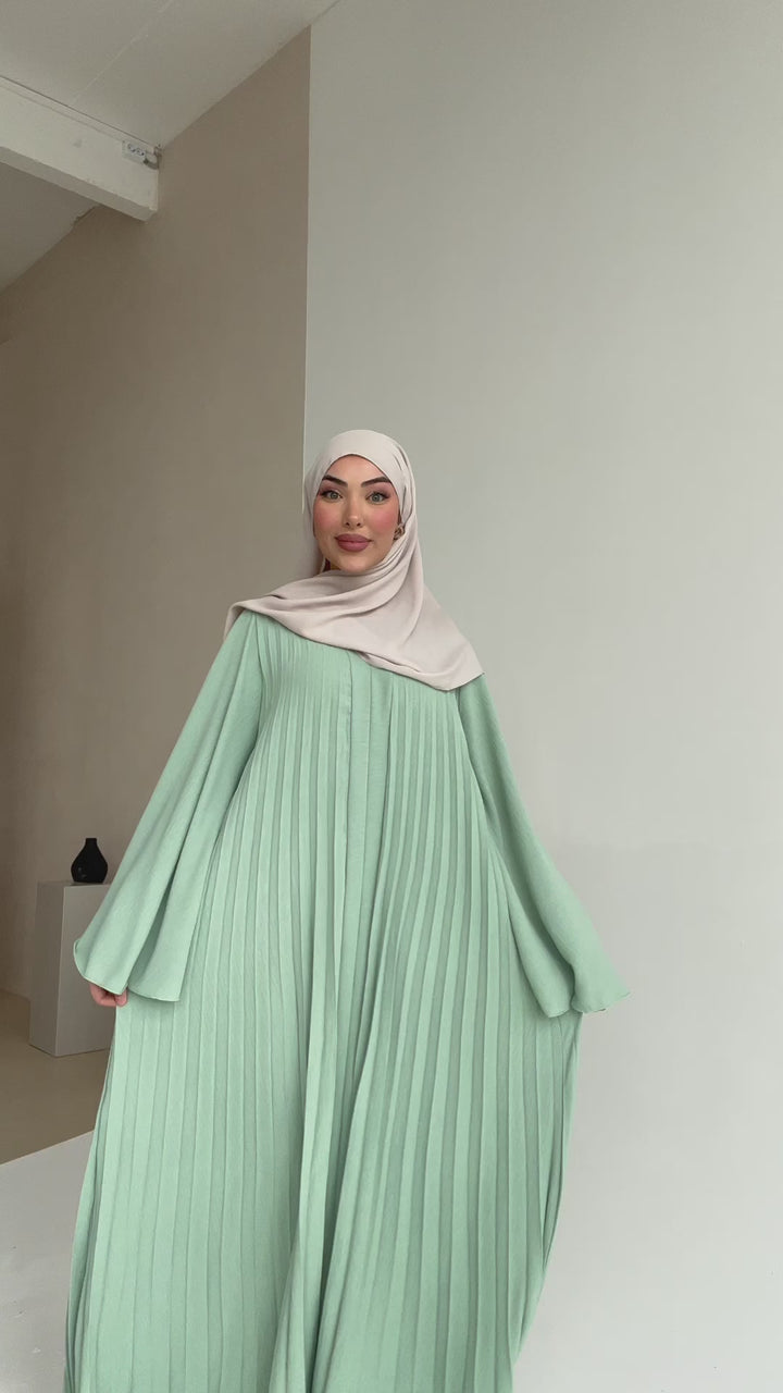 Bloom Plissee Abaya mit Trompetenärmeln in Mint